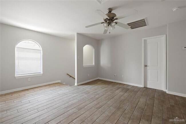 Foto del edificio - 1521 W McIntyre St