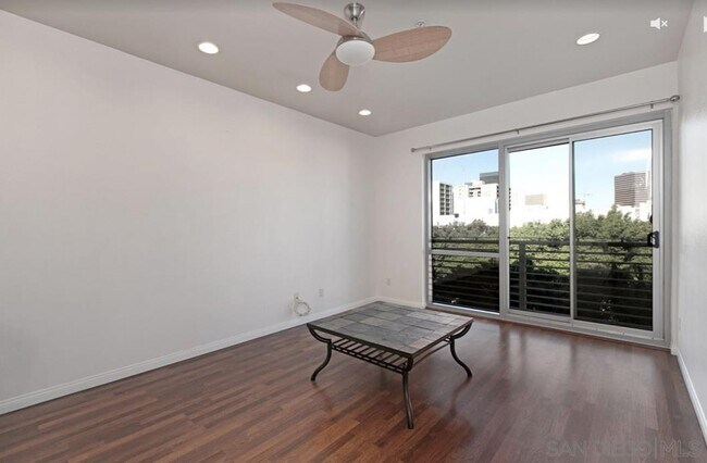 Foto del edificio - 445 Island Ave