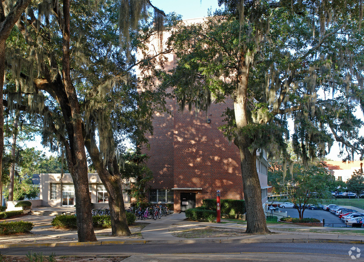 Foto del edificio - Dorman Hall