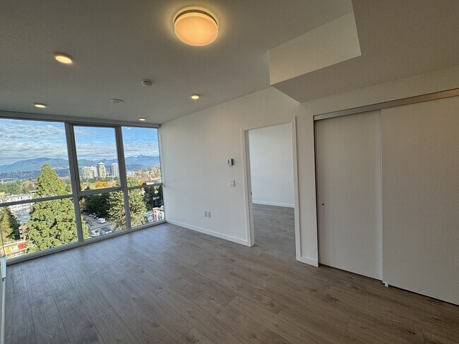 Photo du bâtiment - 10333-10333 133 St