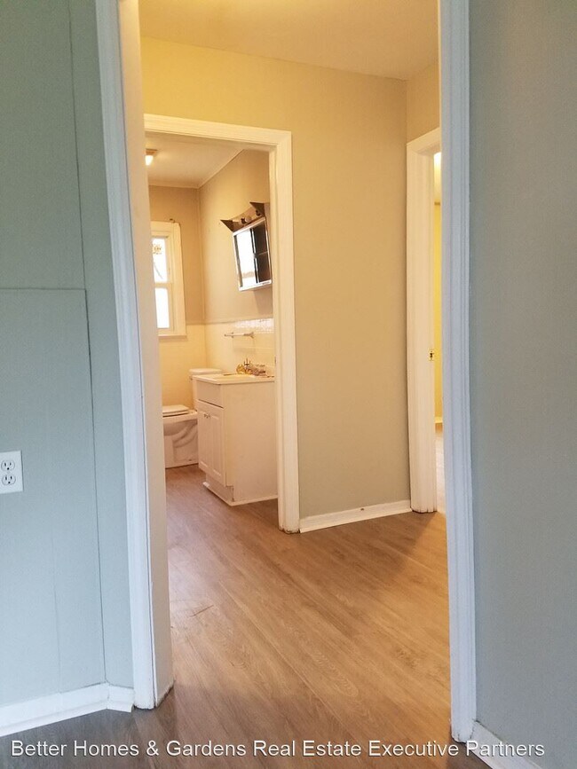 Building Photo - 4 br, 1 bath House - 2451 Yates Dr