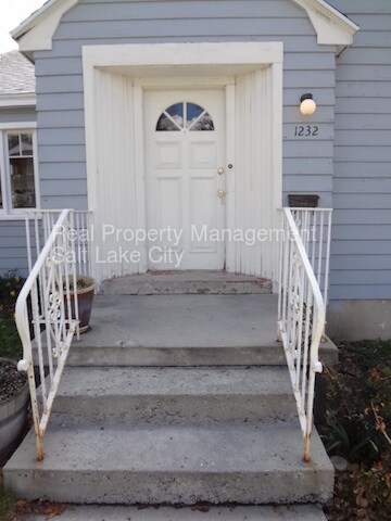 Building Photo - 1232 E Harrison Ave