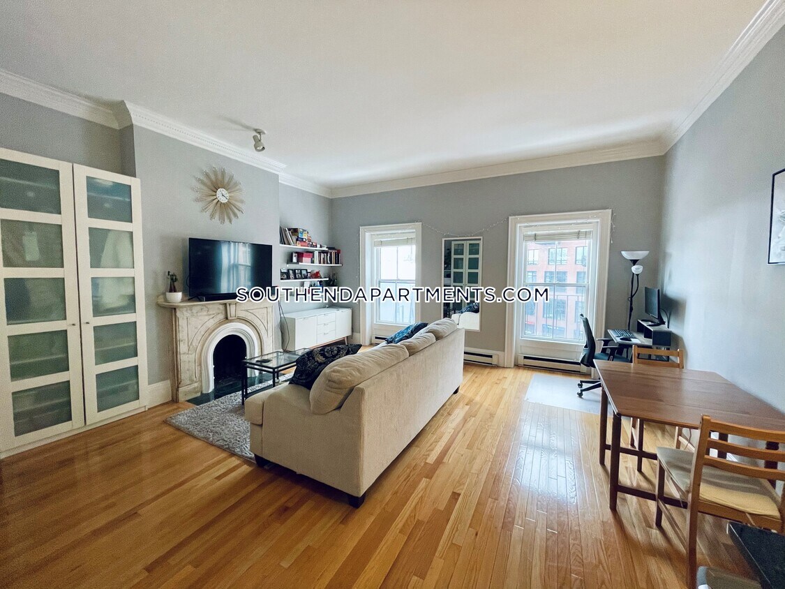 Primary Photo - 528 Tremont St
