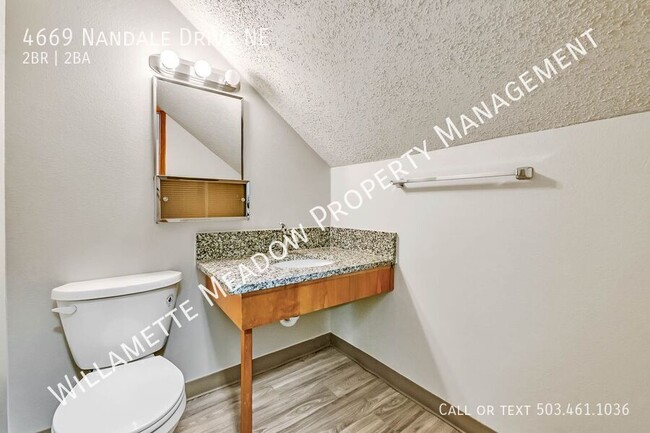 Building Photo - Newly Remodeled 2 Bedroom, 1.5 Bathroom Ap...