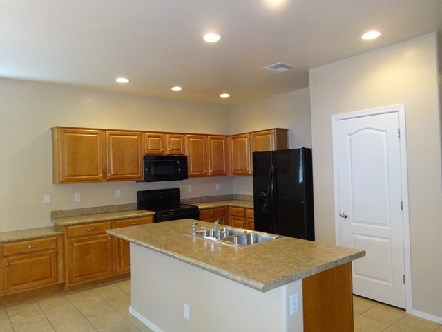 Foto del edificio - 15065 N 176th Ln