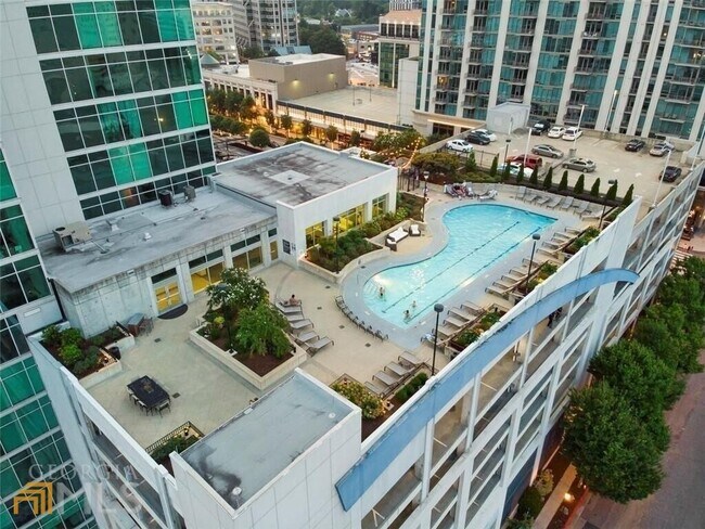 Foto del edificio - 250 Pharr Rd NE
