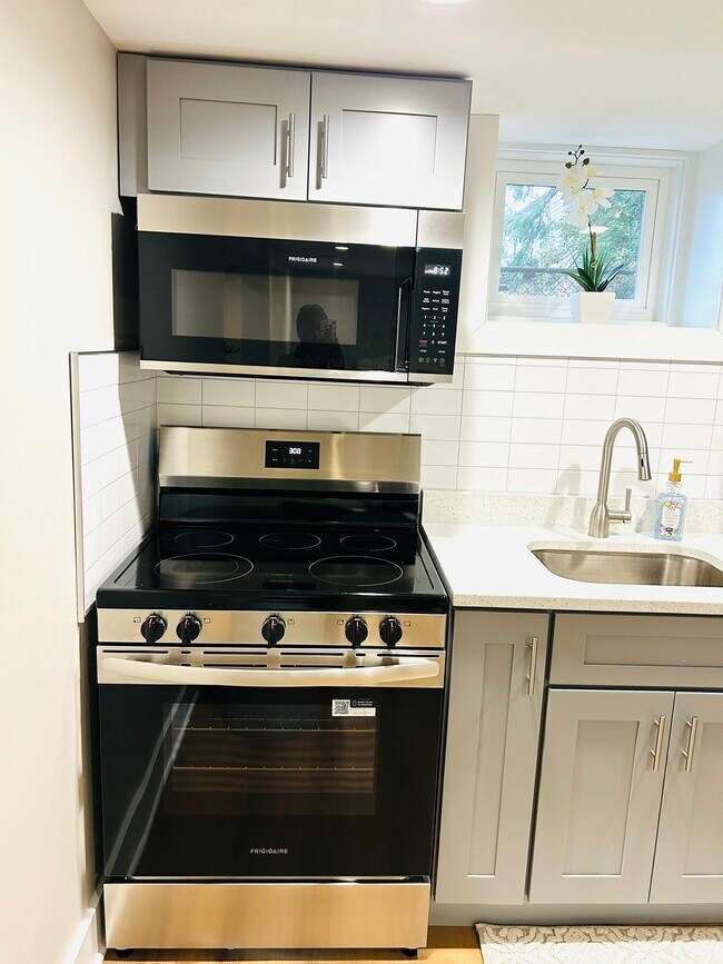 Photo - 1516 Hamilton St NW Apartment