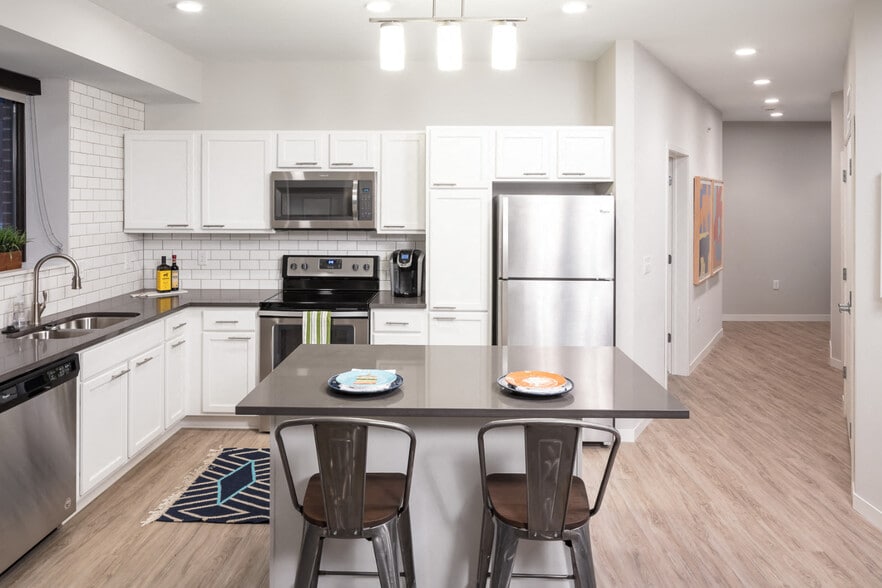 Confluence on 3rd Apartments