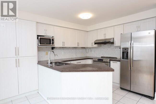 Building Photo - 775 Bur Oak Ave