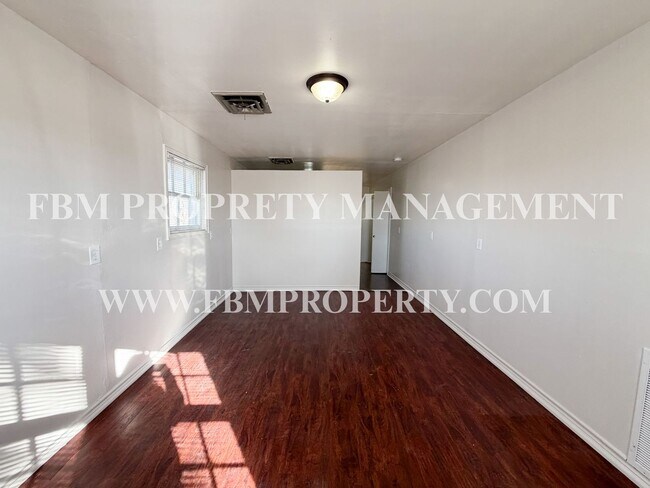 Foto del edificio - 2200 Country Club Rd