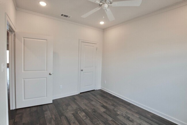 Foto del edificio - Luxury 3 Bedroom 2 Bath Townhomes in Bullard ISD!