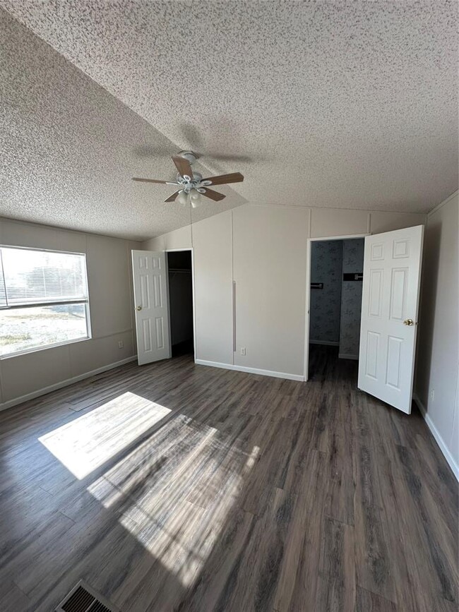 Foto del edificio - 530 Opal Ln