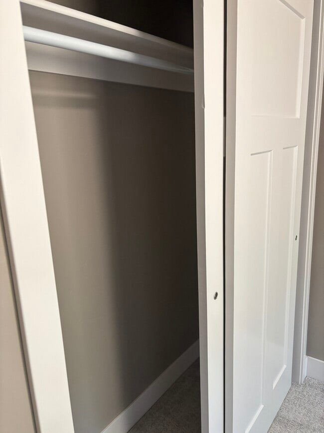 Building Photo - 003