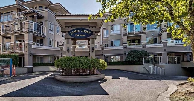 Building Photo - The Residences at James Court