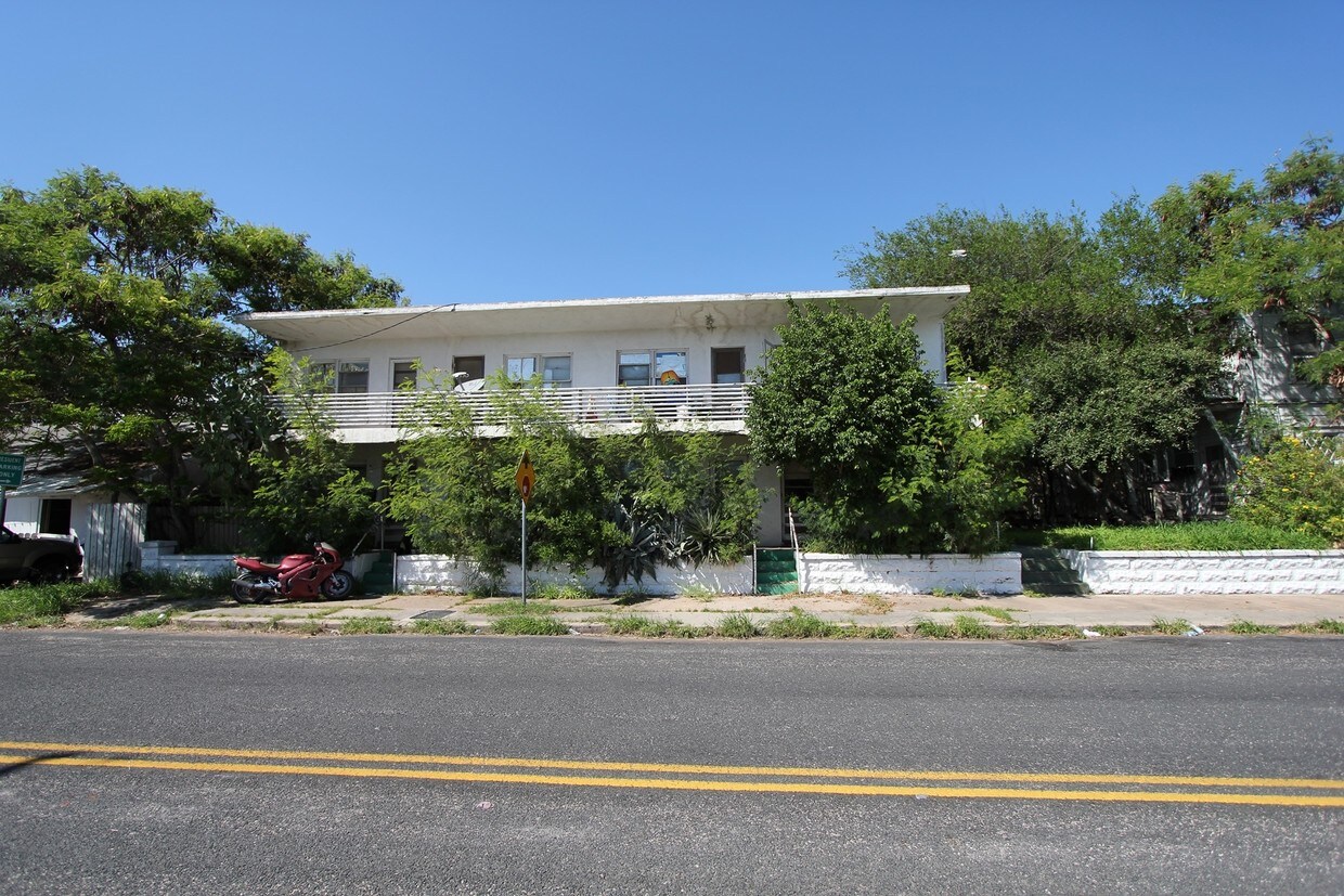 Foto principal - 1401 N Water St