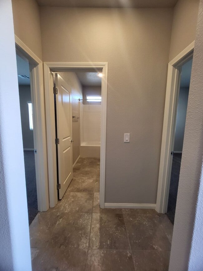 Building Photo - RIVERSTONE CELEBRATE HOMES - Hawk Ave.