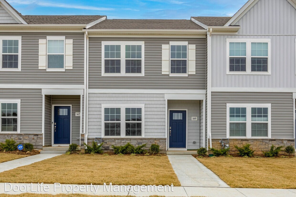 Primary Photo - 3 br, 2.5 bath House - 149 S. Harner Blvd