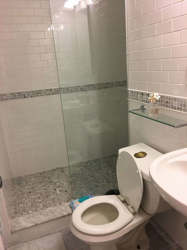 Foto del edificio - 141 E 35th St