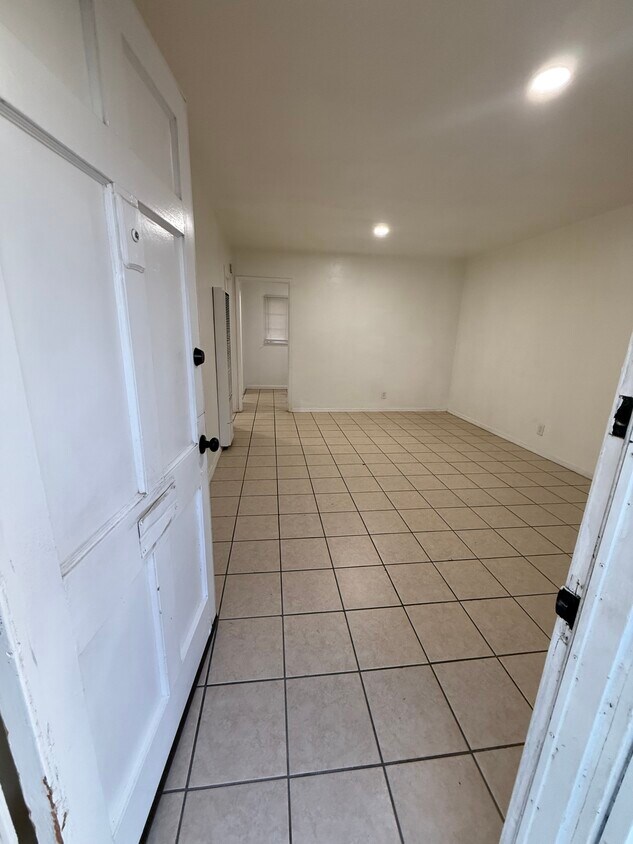 Entrance - 20 H St