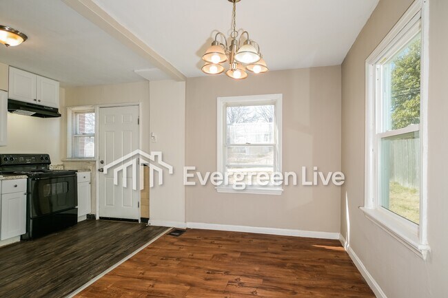 Foto del edificio - 1919 Clare Ct