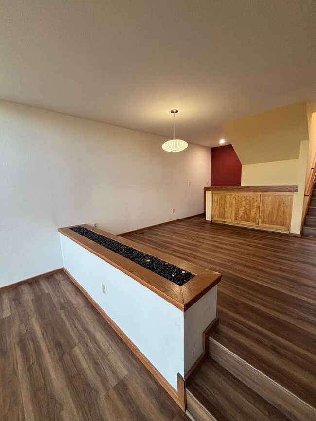 Foto del edificio - Large 2 bedroom 2.5 bathroom Bennett Valley Home with community pool and views