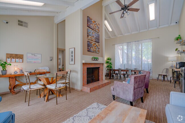 casa club - Cranbrook Apartments