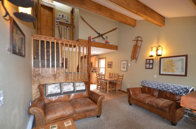 Foto del edificio - Flexible lease terms! Year available! Pets Negotiable!  Walk to town, community hot tub!