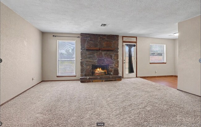 Foto del edificio - Charming 3-Bed Jenks Home Near Tulsa Hills – Large Corner Lot!
