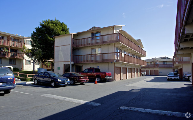 Building Photo - Garden Hill Apartments