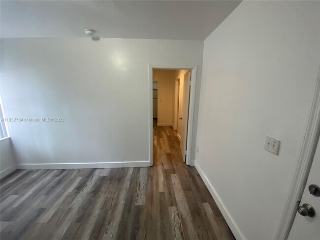 Foto del edificio - 5905 NW 3rd Ave