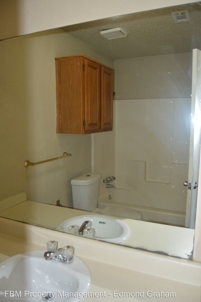 Building Photo - 1739 Dynasty Cir