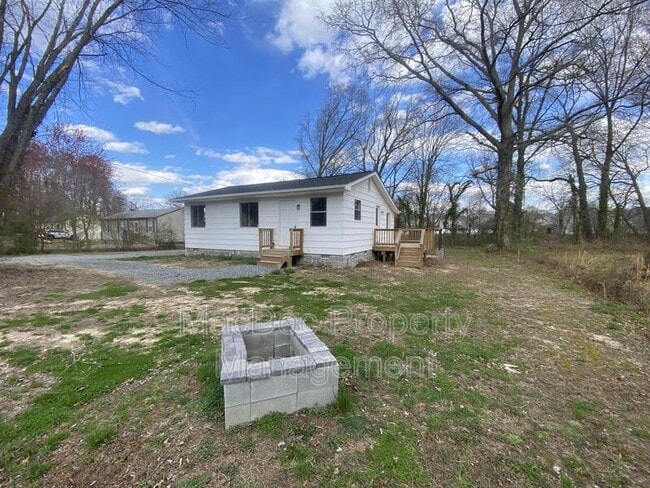 Building Photo - 6037 Rosedale Dr