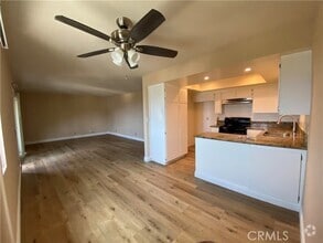 Building Photo - 214 Via Robina