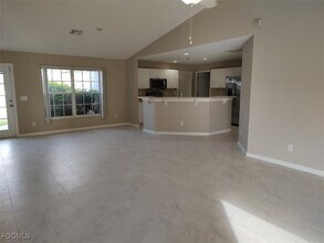 Building Photo - 1719 SW 2nd Pl