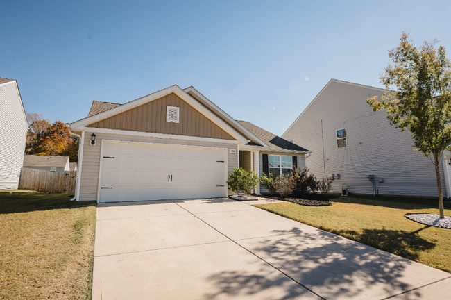 Building Photo - 130 Trailwood Ct