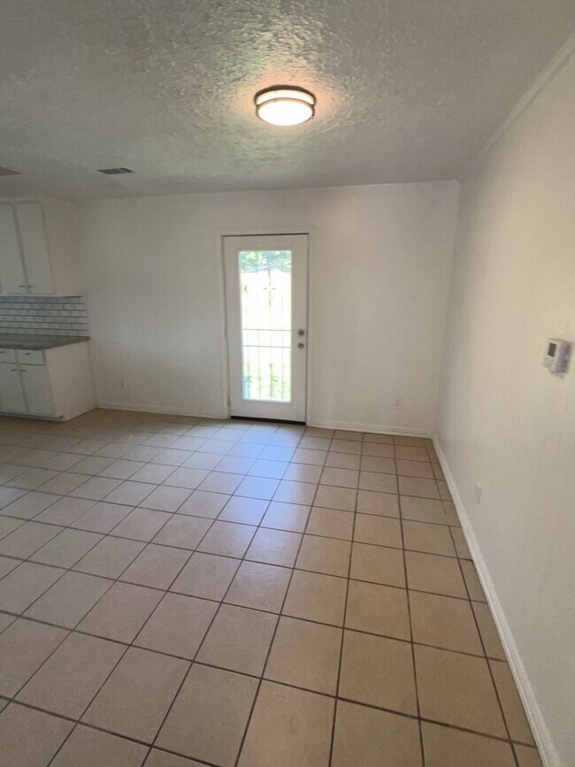 Building Photo - 15335 Woodforest Blvd