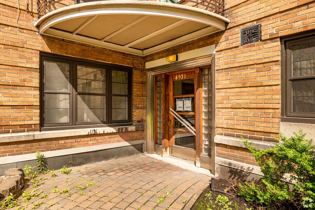 Building Photo - 4921-4931 Rue Coronet