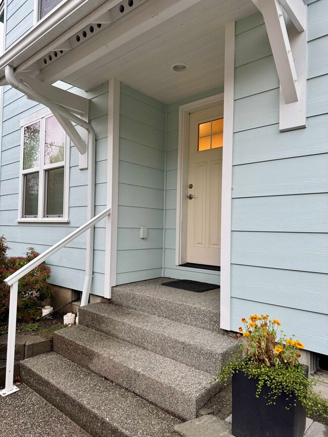 Building Photo - 1207 14th St