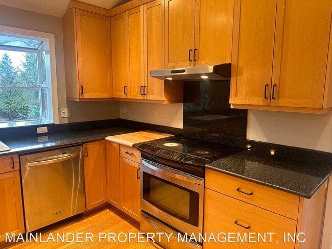 Building Photo - 4 br, 3 bath House - 17187 CARLSON CT