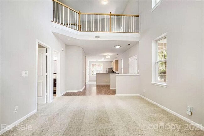 Foto del edificio - Room in 3 Bedroom Townhome at Princeton Vi...
