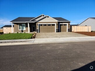 Building Photo - 2421 NE Woodland Wy