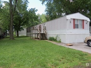 Building Photo - 40 Yoakum Cir