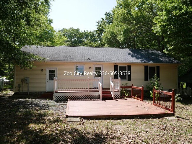 Building Photo - 1805 Rocky Ln