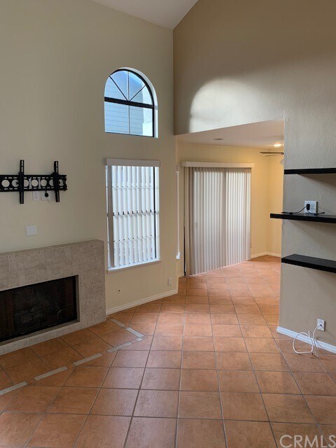 Foto del edificio - 23361 Via Linda