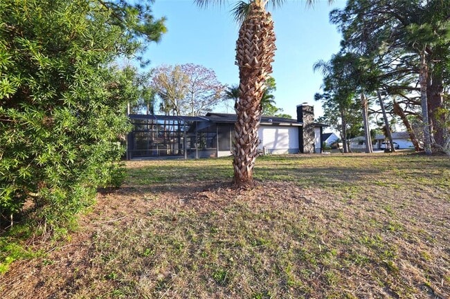 Foto del edificio - 5667 Creekwood Dr