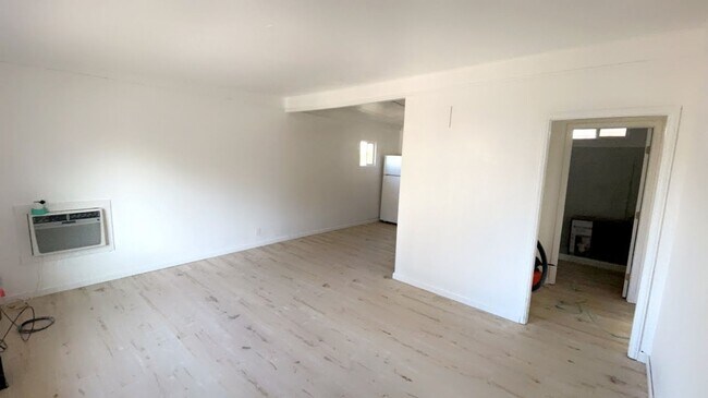 Building Photo - 2078 Ithaca