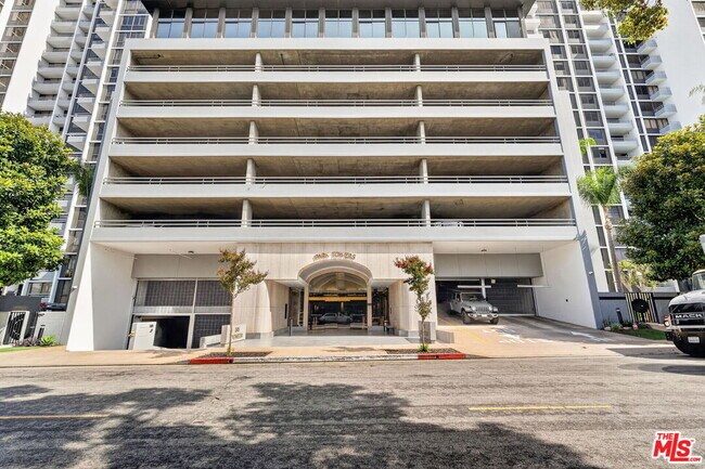 Foto del edificio - 343 Pioneer Dr