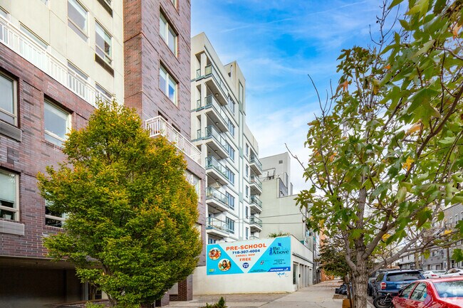 Foto del edificio - 143-145 Skillman Ave