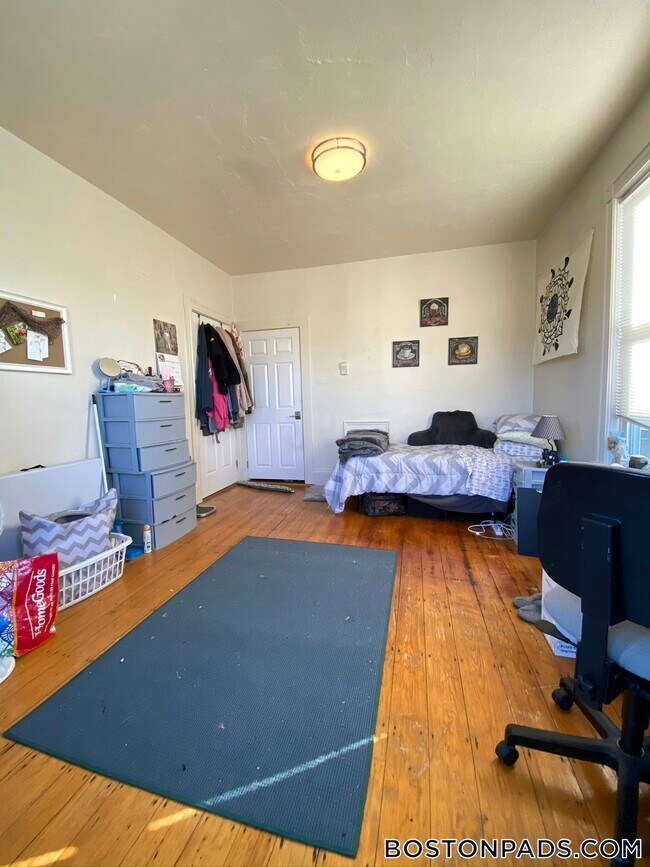 Building Photo - 108 Hyde Park Ave