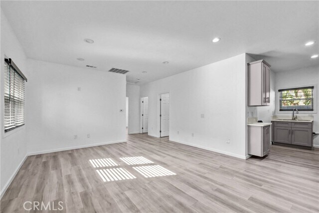 Foto del edificio - 696 E 9th St